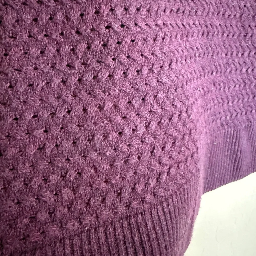 American Eagle Plum Open Knit Y2K form fit Purple Sweater